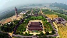 Keep the serenity at the gate of Bai Dinh pagoda