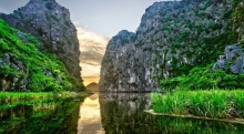 Ninh Binh Tour: Immersed in the beauty of “HaLong bay on the land”.
