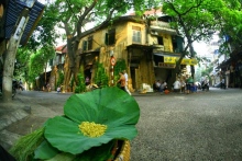 An ancient moment with Hanoi 36 streets.