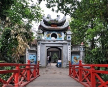 Hanoi City Tour: Want to study well, let’s go to Ngoc Son temple