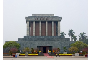 Ho-Chi-Minh Mausoleum- city -tour